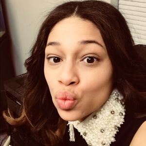 Meet your Posher, Dina